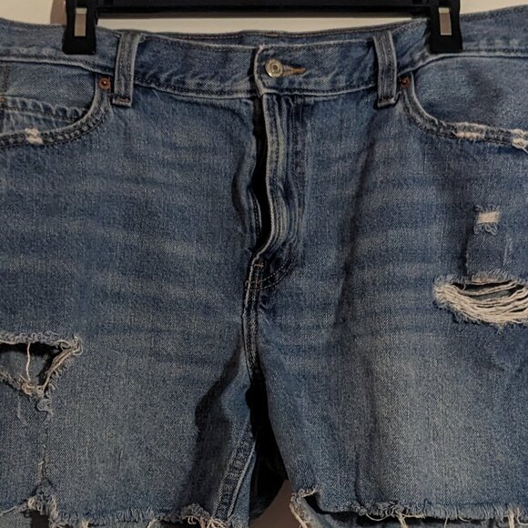 Old Navy 14 High Rise Distressed Shorts - Picture 3 of 3